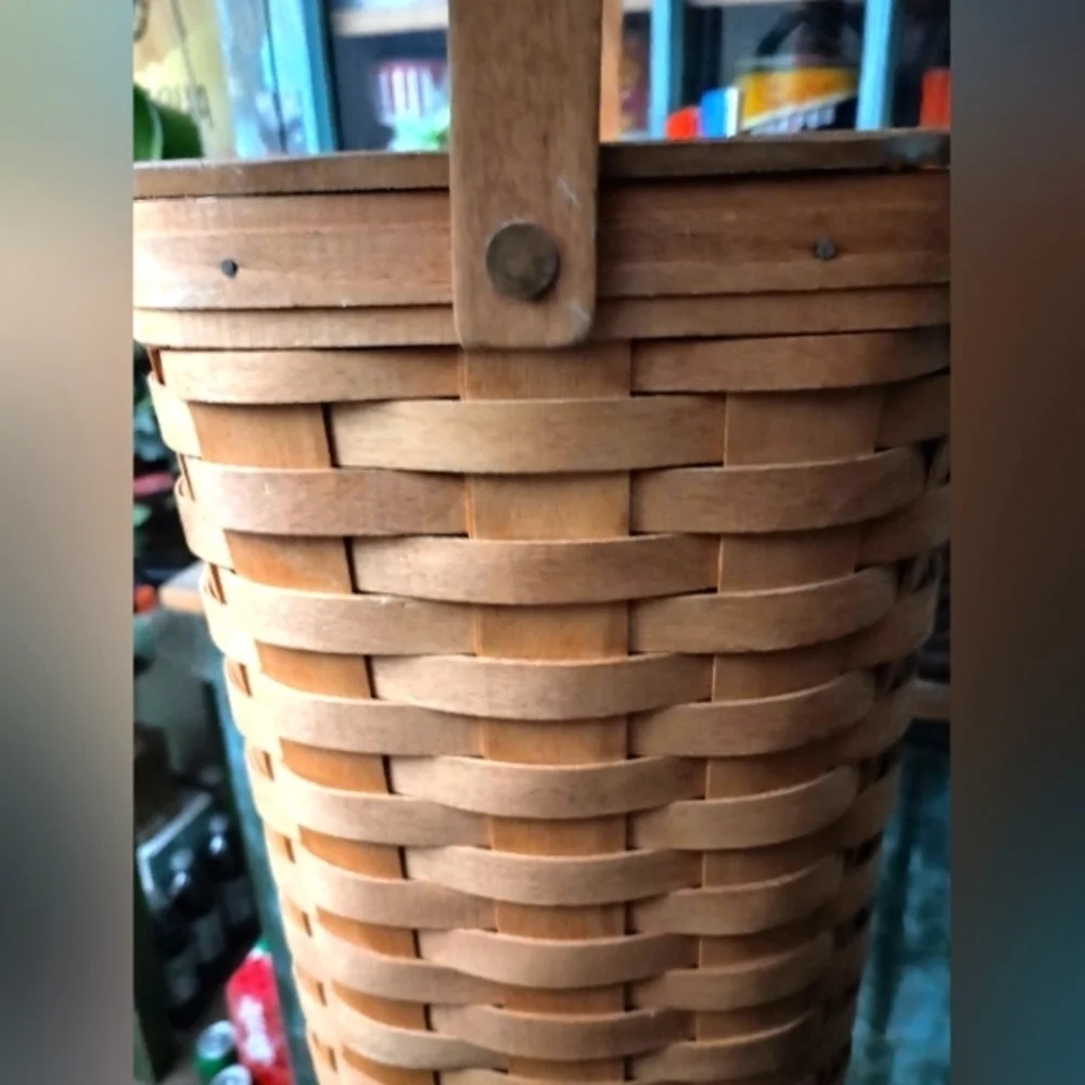 Vintage 1995 Longaberger Footed Magazine Basket With Handle